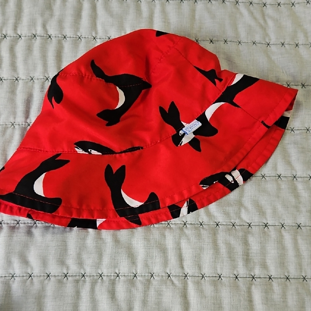 i play. Red and Black Bucket Hat with Moon Pattern